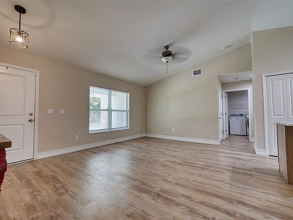 5th image of 3472 NE DAVIS STREET