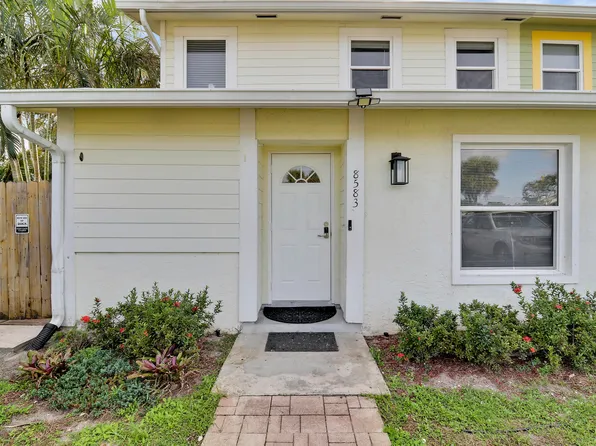 8583 Pluto Terrace, West Palm Beach, FL 33403