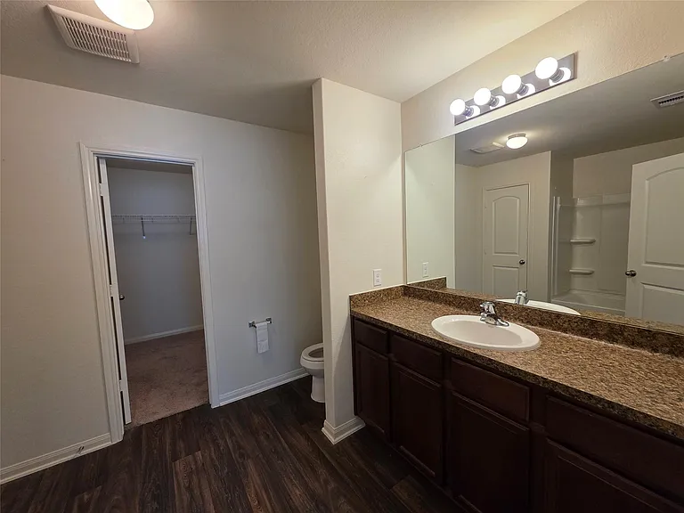 723 Crystal Lakes Dr — Photo 23