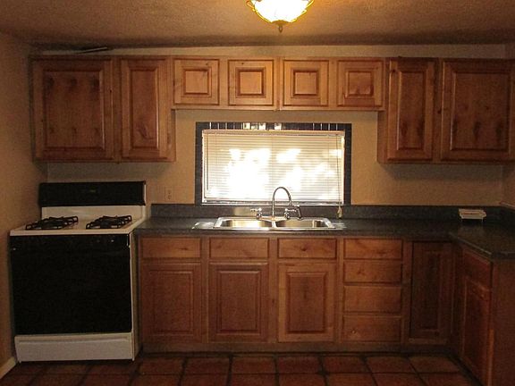 5th image of 810 E May Ave