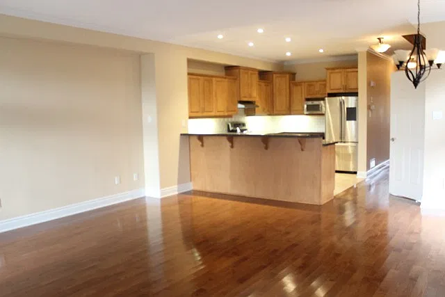 3 bed, 2500 sqft, $3,600 — Photo 4