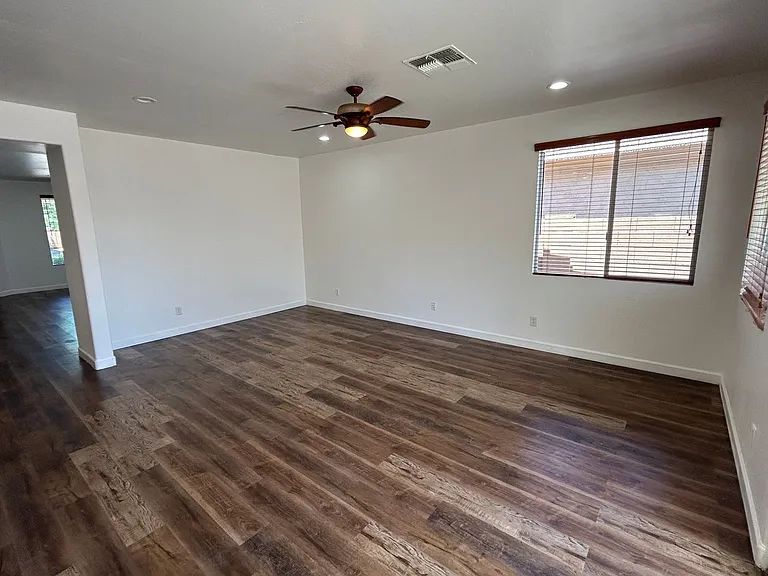 7325 W Ellis St — Photo 4