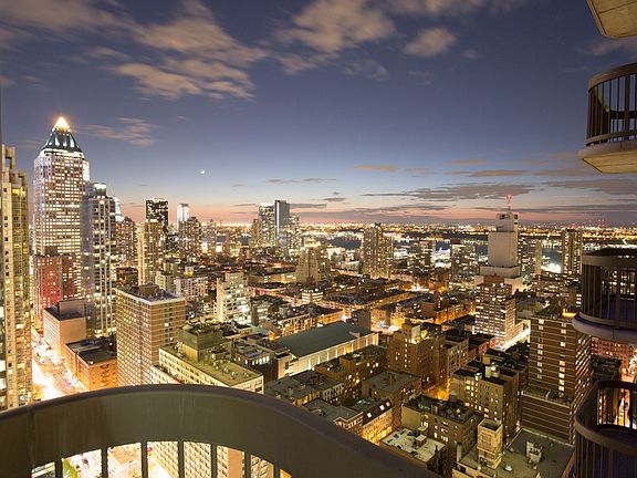 4th image of 235 W 56th St APT 20G