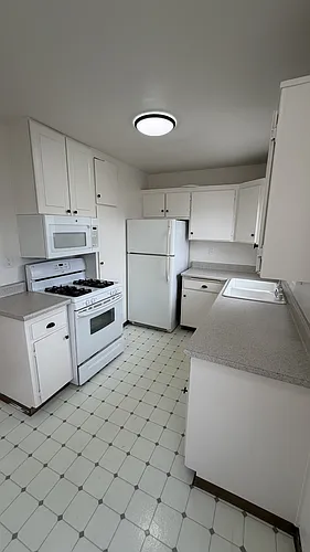 4870 Niagara Ave Photo 1