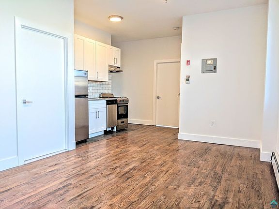 5th image of 2342 Atlantic Ave APT 1A