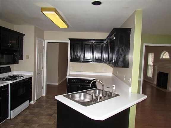 5th image of 319 Kirtley Ct