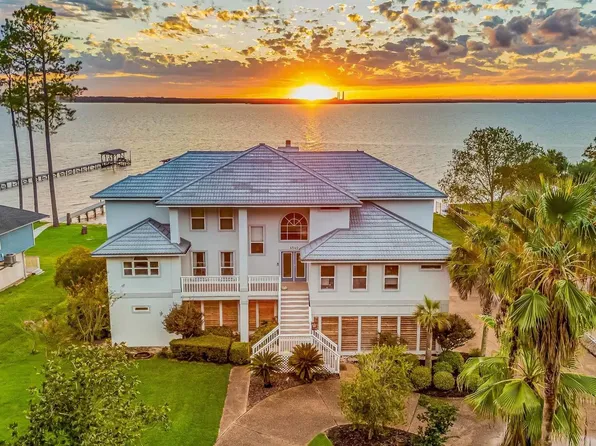 4540 Bayside Dr, Milton, FL 32583