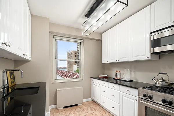 Sold by Compass | media 22