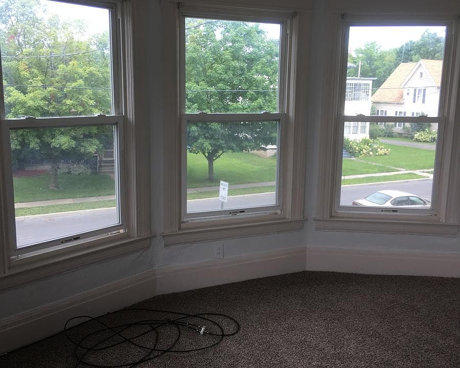 1st image of 277 Ten Eyck St #275