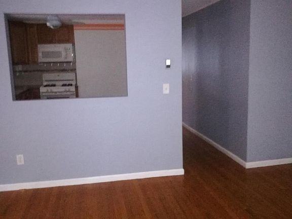 5th image of 153 Mason St