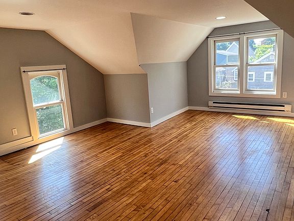 4th image of 655 Chestnut St APT 3