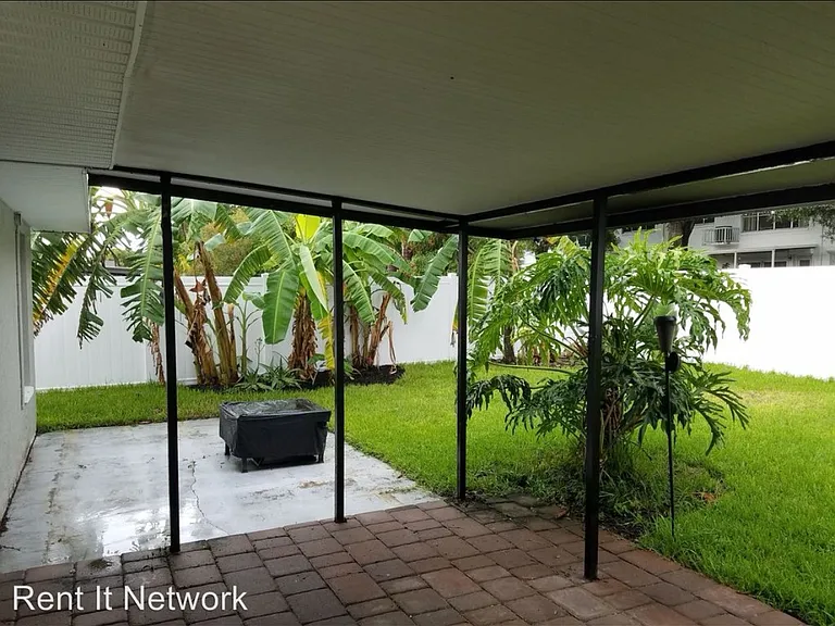 2205 Cypress Point Dr E — Photo 18