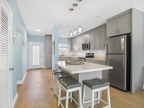 3rd image of 2500 Diana Drive #114
