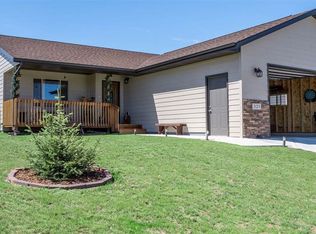 321 Giants Dr, Rapid City, SD 57701