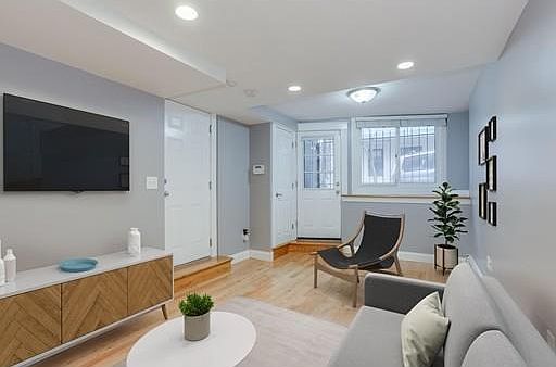 2nd image of 31 Grove St APT 1