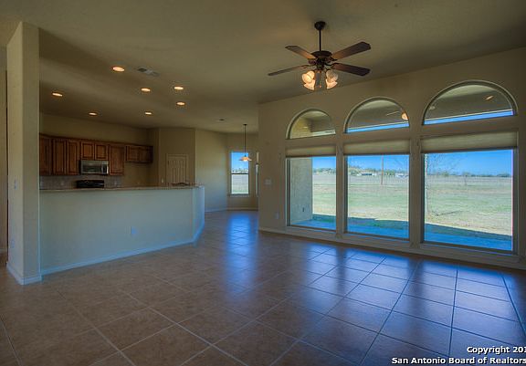 5th image of 2948 Dry Hollow Dr E