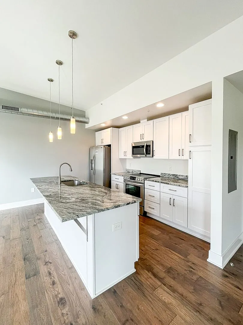Old Trail Heights Apartments — Photo 3