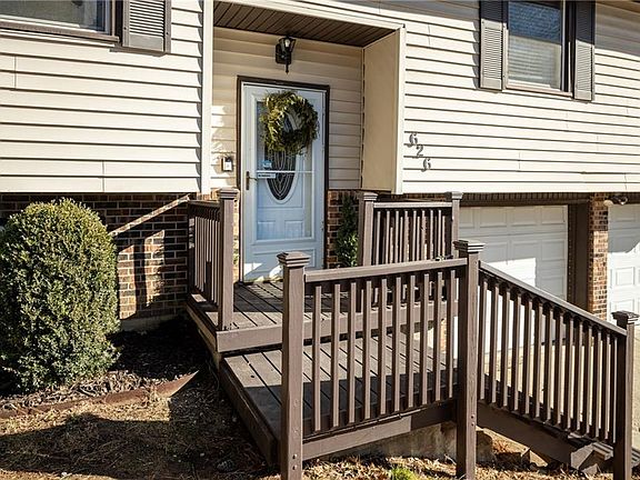 5th image of 626 Jill Ann Dr