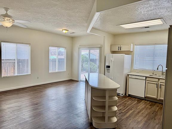 5th image of 8516 Rancho Diego Pl NE