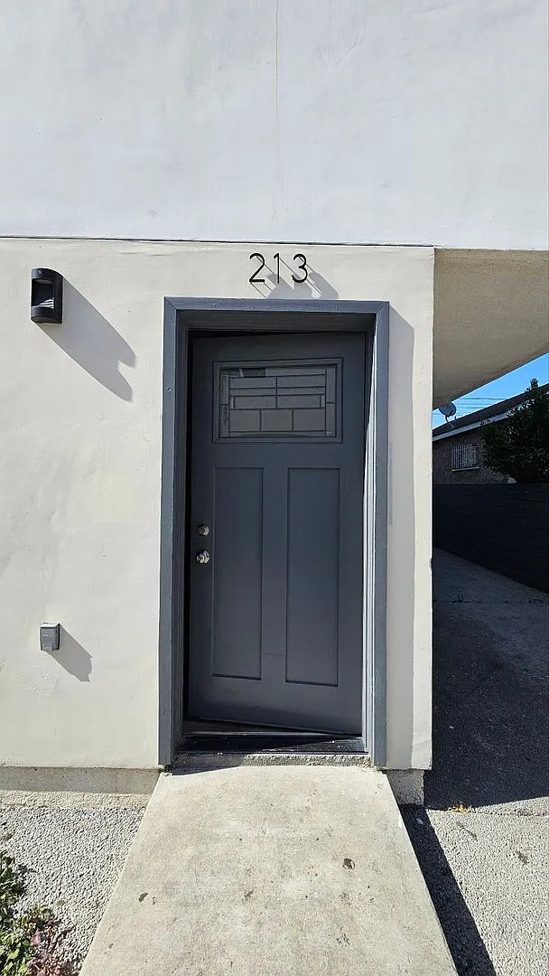 43(211) — Photo 2