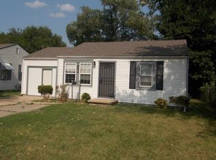 952 S Edgemoor St, Wichita, KS 67218