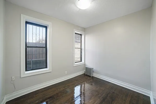 Rented by MNS | media 10