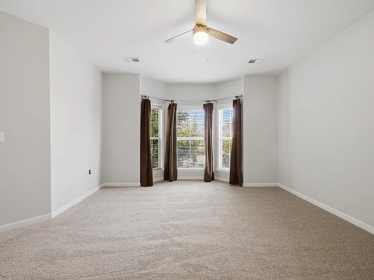 89 W Carolina Ave — Photo 25