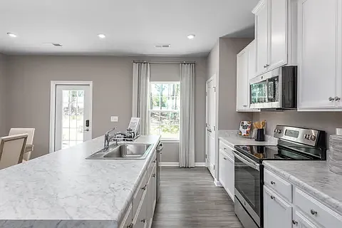 420 Park Ave #3 — Photo 3