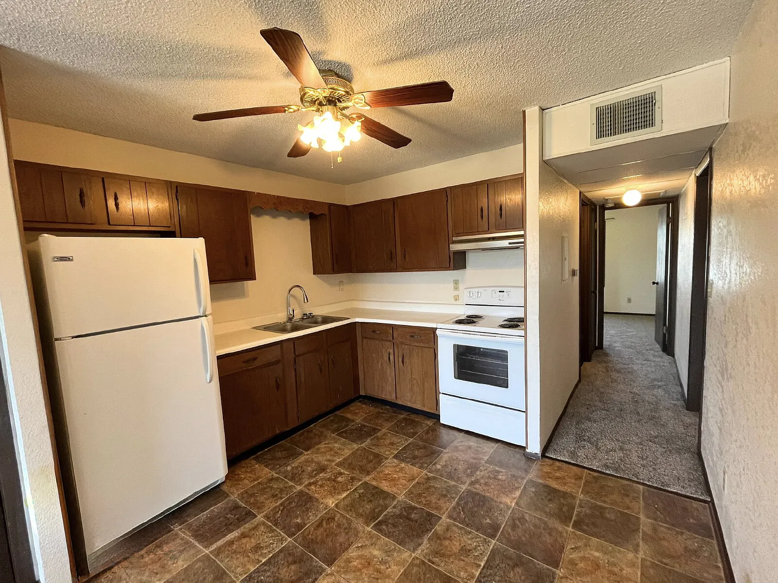 1 bed, 1.0 bath, $800 — Photo 3