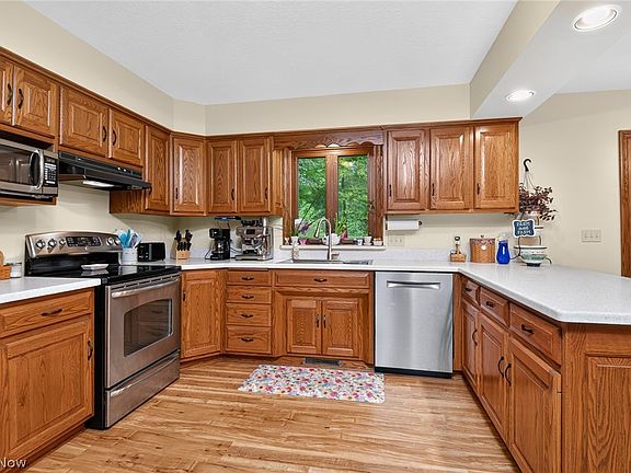 5th image of 8963 Kettering Rd
