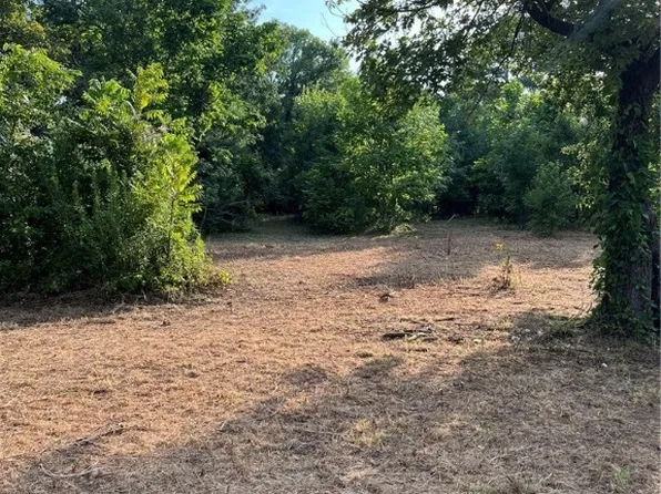 N Ash St, Muldrow, OK 74948
