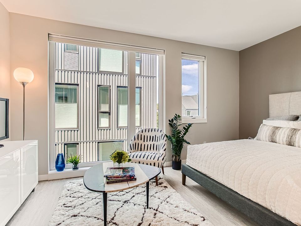 1st image of 3755 N Williams Ave #205