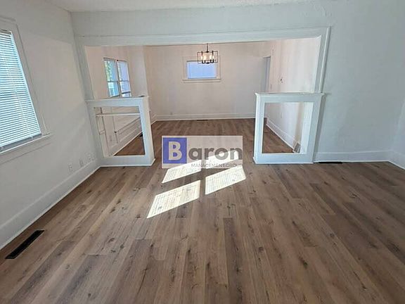 3rd image of 1511 Prairie St