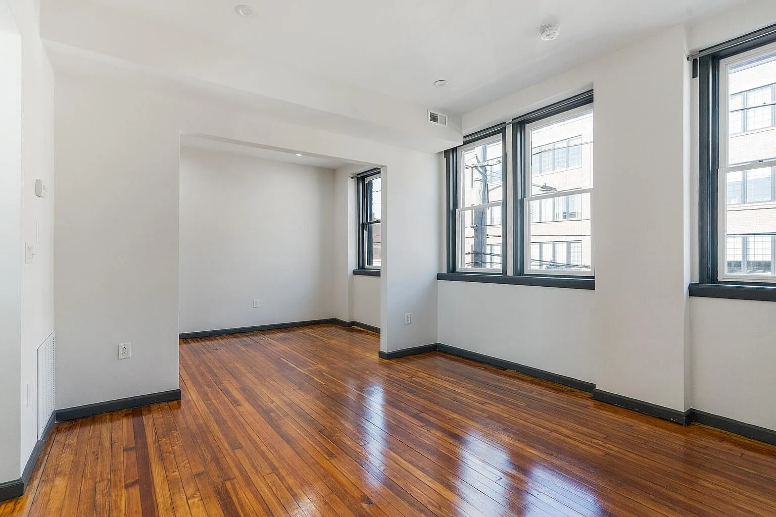 2 bed, $2,050 — Photo 1