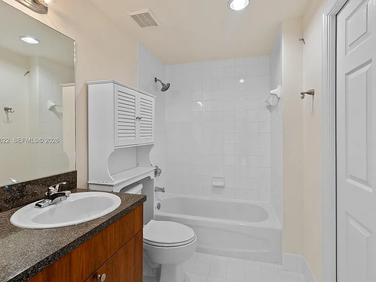 115 SW 11th St #707 — Photo 10