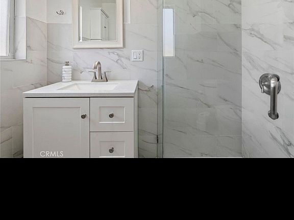 3rd image of 1545 E 41st Pl #1