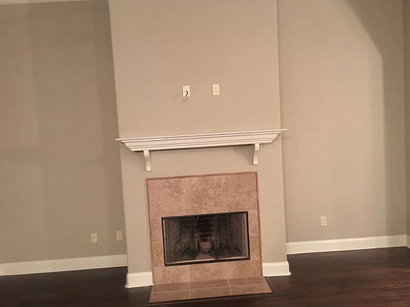 5th image of 810 Highland View Dr