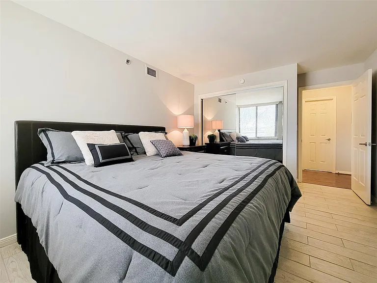 3525 Sage Rd #303 — Photo 35