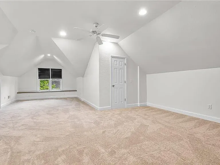 1377 Hawaiian Dr — Photo 44