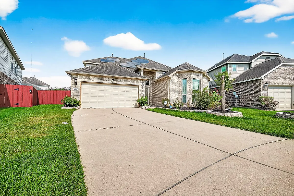 Building Photo - 2102 Argos Dr
