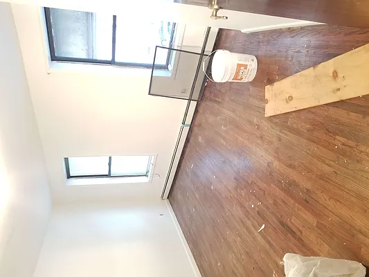 Rented by City Express Realty & Management Corp | media 44