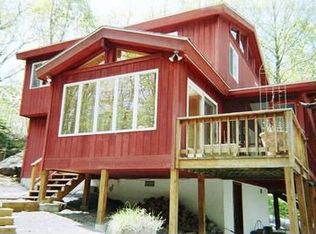 141 Hickory Ridge Rd, Amsterdam, NY 12010