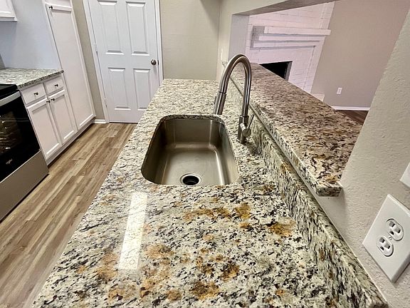 3rd image of 1733 Carrington Dr