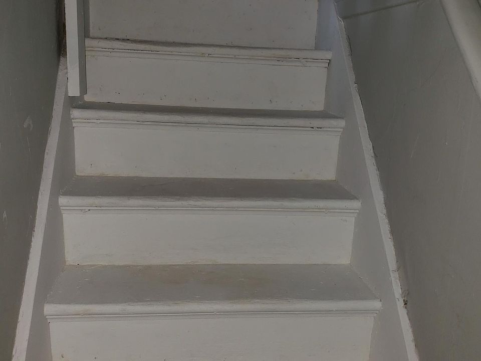 1st image of 715 Yakima Ave #5