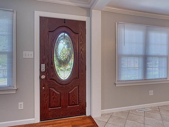 5th image of 1101 N Helfrich Ave