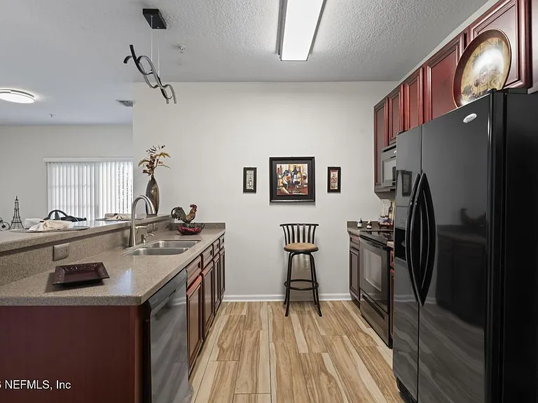 8218 Green Parrot Rd #105 — Photo 19