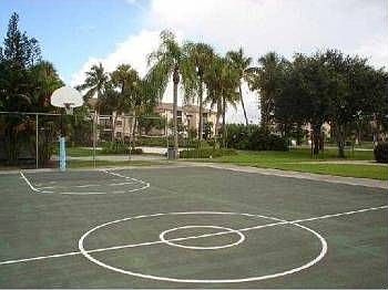 3rd image of 4415 Carambola Cir S