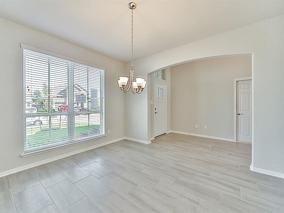 5th image of 18502 Gardens End Ln