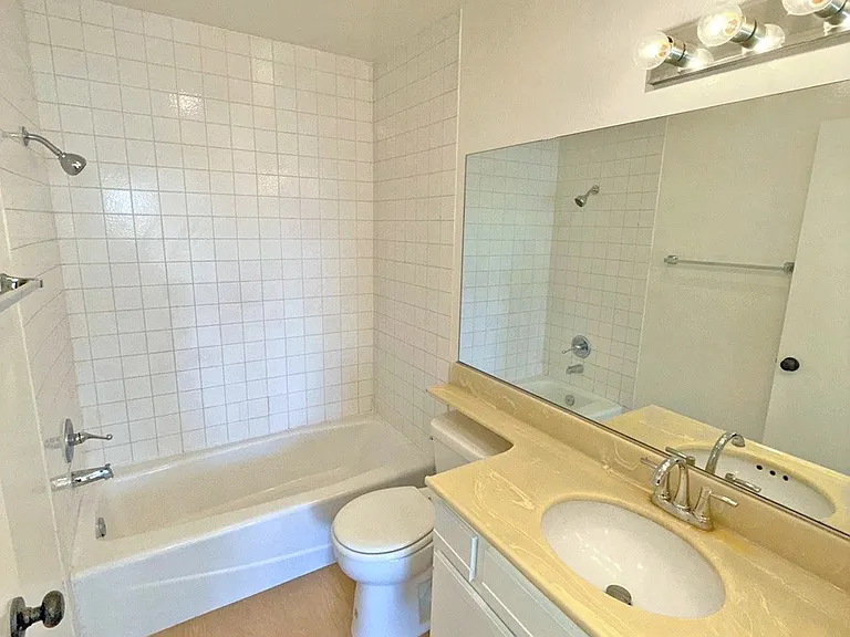 1321 N Vista St #205 — Photo 12