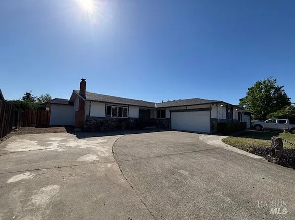 719 Seville Lane, Vacaville, CA 95688